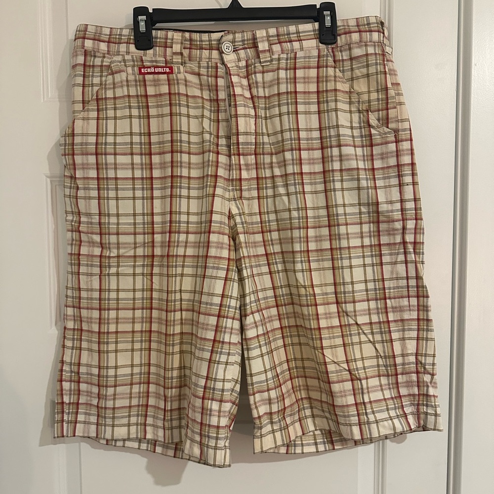 Vintage Eckō Unltd. Registered Trademark Plaid Shorts